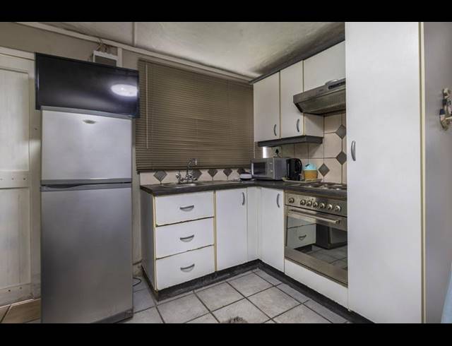 10 BEDROOM HOUSE FOR SALE IN SEA VIEW